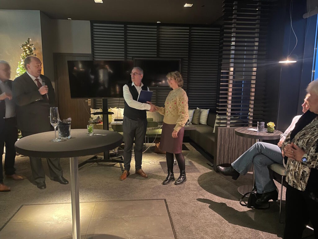 Evaluatie Kiltunnel overhandiging tijdens afscheidsreceptie Arie Bras_1